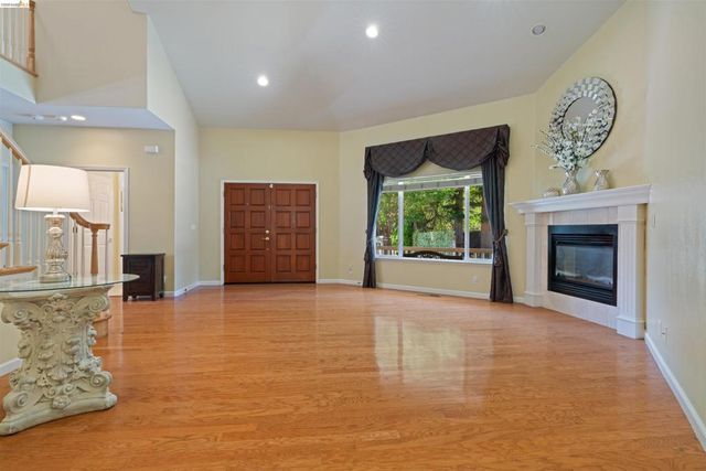 628 Stanley Ln, El Sobrante, CA 94803