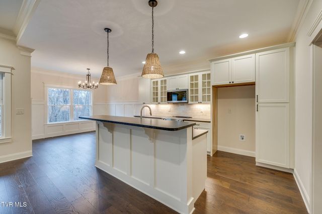 303 Azure Landing, Jonesborough, TN 37659