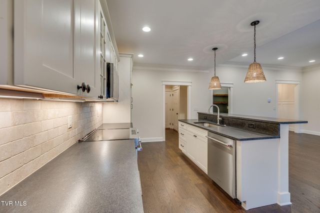 303 Azure Landing, Jonesborough, TN 37659