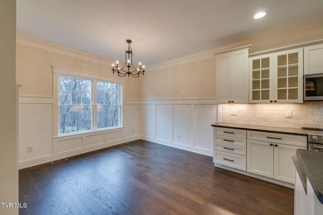 303 Azure Landing, Jonesborough, TN 37659