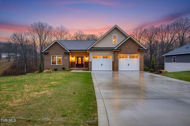 303 Azure Landing, Jonesborough, TN 37659