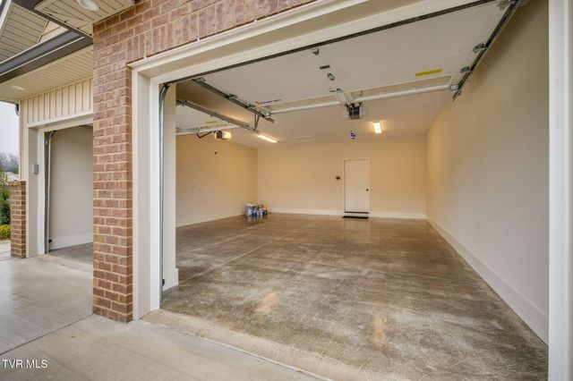 303 Azure Landing, Jonesborough, TN 37659