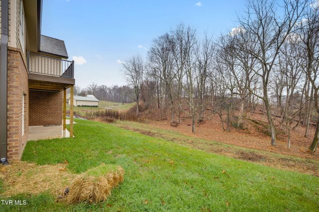 303 Azure Landing, Jonesborough, TN 37659