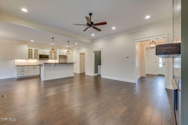 303 Azure Landing, Jonesborough, TN 37659