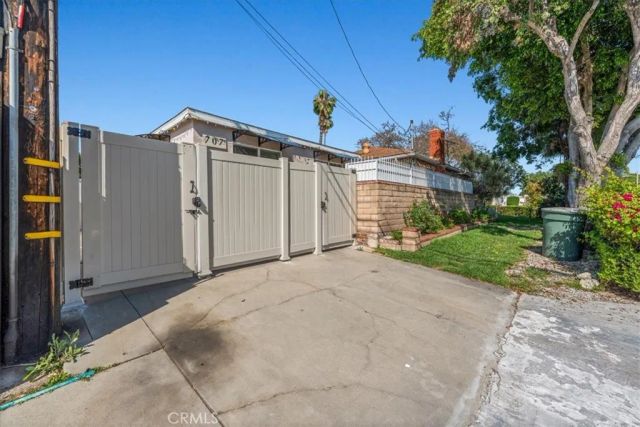 707 N Park Ave, Covina, CA 91723