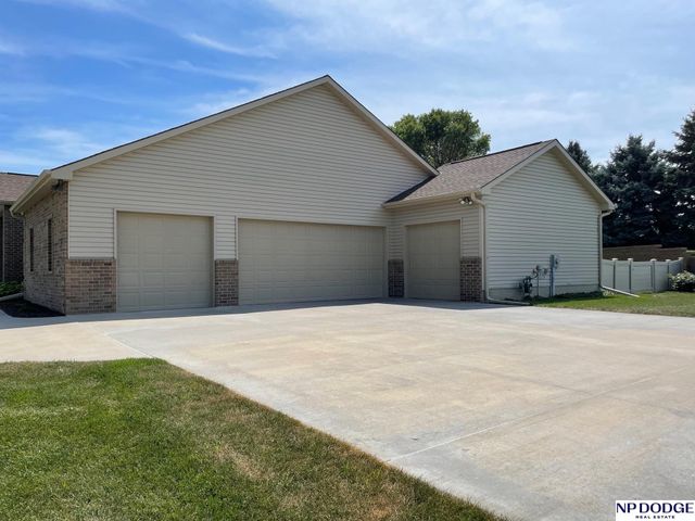 14605 Fir Circle, Plattsmouth, NE 68048