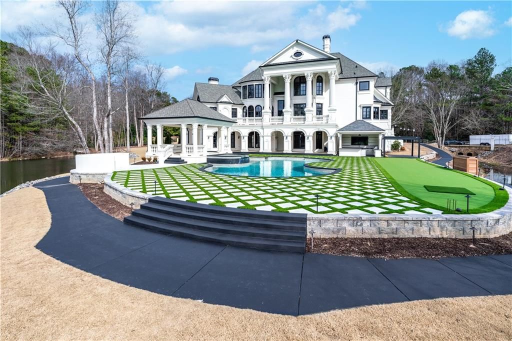 Image 104 of property listing at 10450 Belladrum, Alpharetta, GA 30022