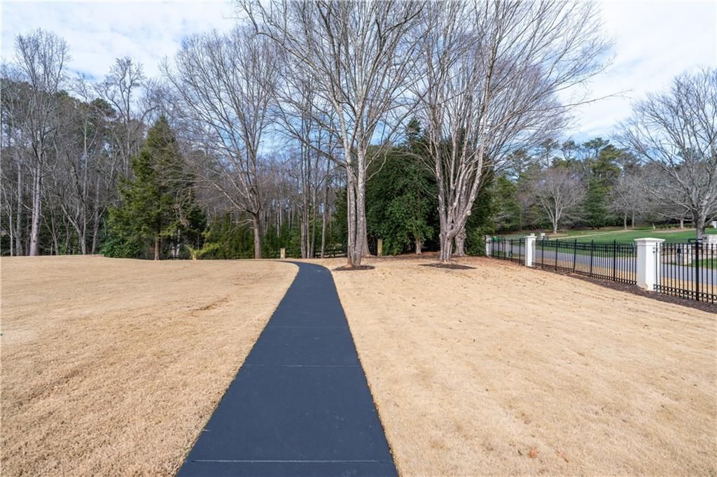 Image 109 of property listing at 10450 Belladrum, Alpharetta, GA 30022