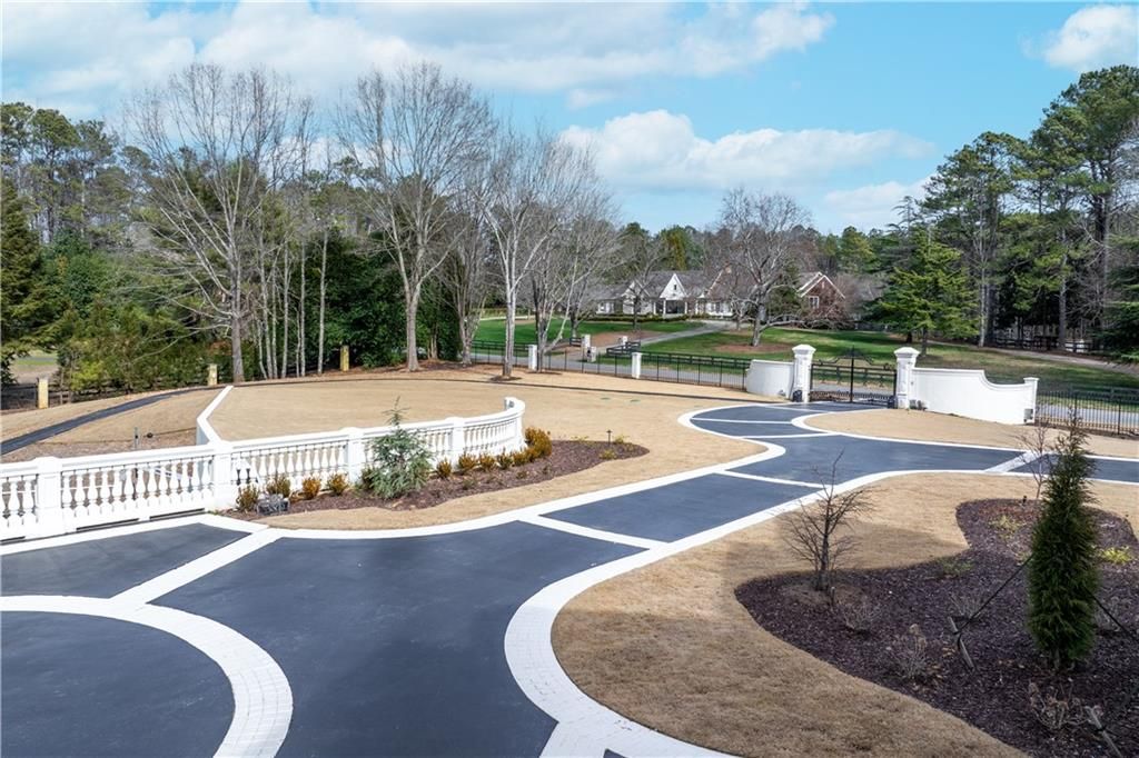 Image 113 of property listing at 10450 Belladrum, Alpharetta, GA 30022