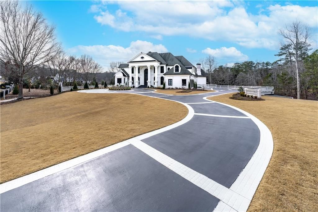 Image 117 of property listing at 10450 Belladrum, Alpharetta, GA 30022