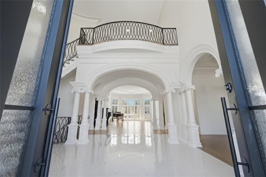 Image 13 of property listing at 10450 Belladrum, Alpharetta, GA 30022