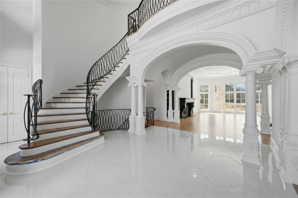Image 15 of property listing at 10450 Belladrum, Alpharetta, GA 30022