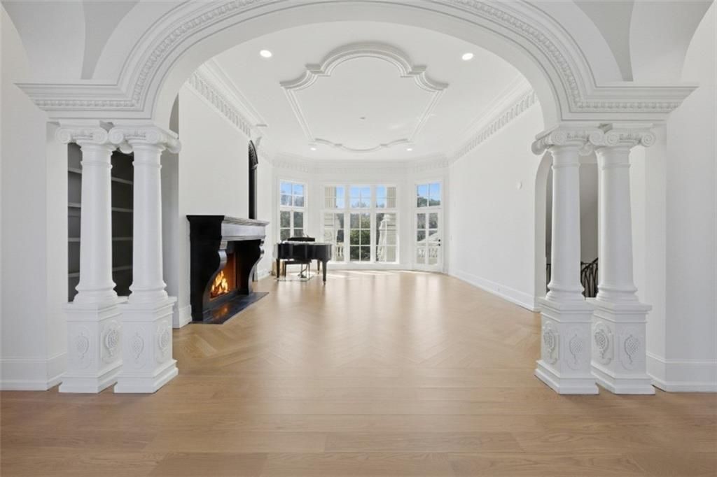 Image 18 of property listing at 10450 Belladrum, Alpharetta, GA 30022
