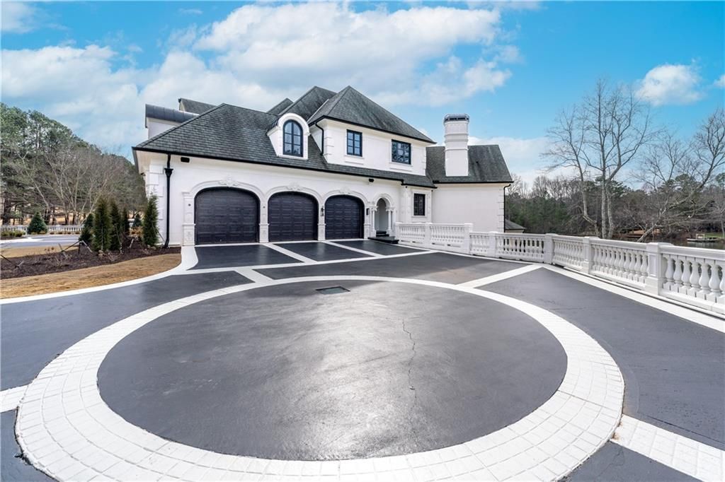 Image 7 of property listing at 10450 Belladrum, Alpharetta, GA 30022