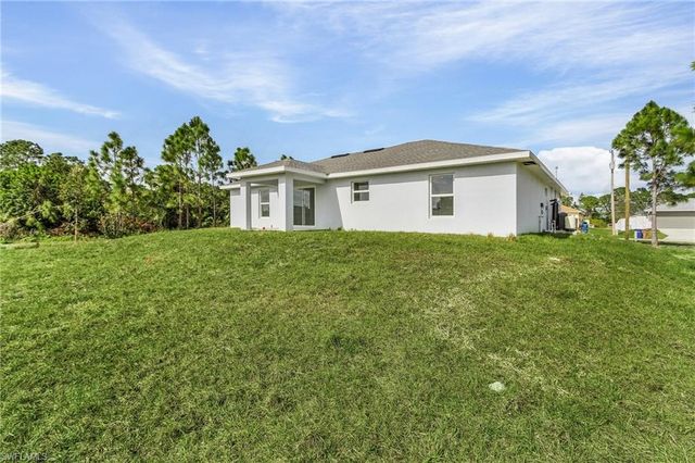 2505 39th ST SW, Lehigh Acres, FL 33976