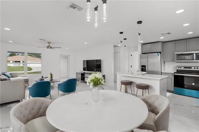 2505 39th ST SW, Lehigh Acres, FL 33976