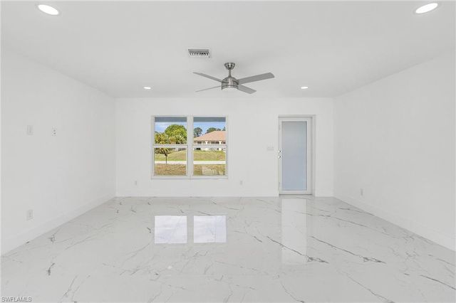 2505 39th ST SW, Lehigh Acres, FL 33976