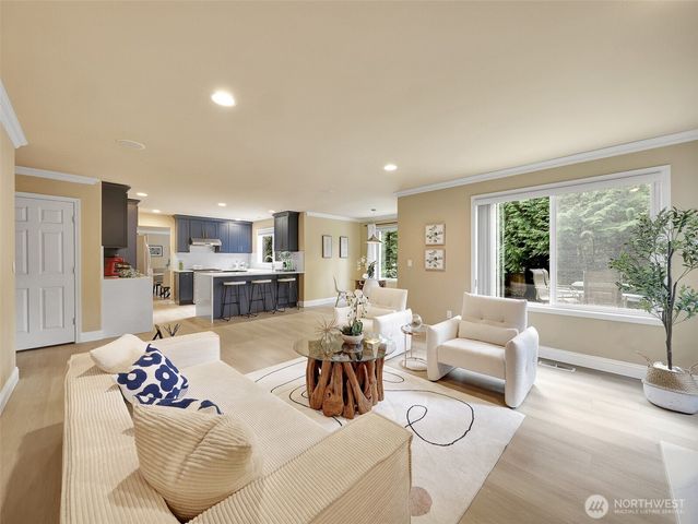 21745 NE 181st Place, Woodinville, WA 98077