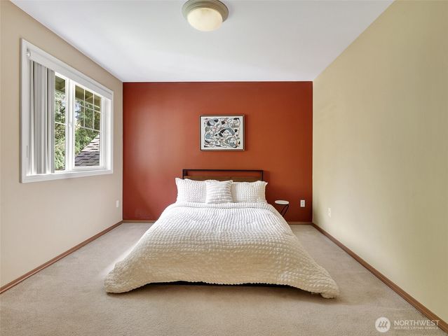 21745 NE 181st Place, Woodinville, WA 98077