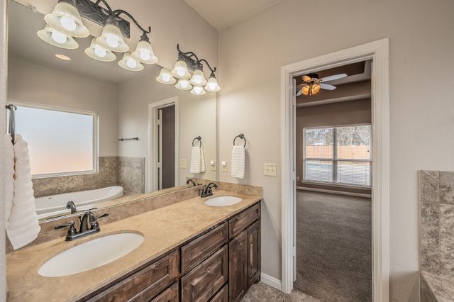 405 Edgewood Terrace, Boyd, TX 76023