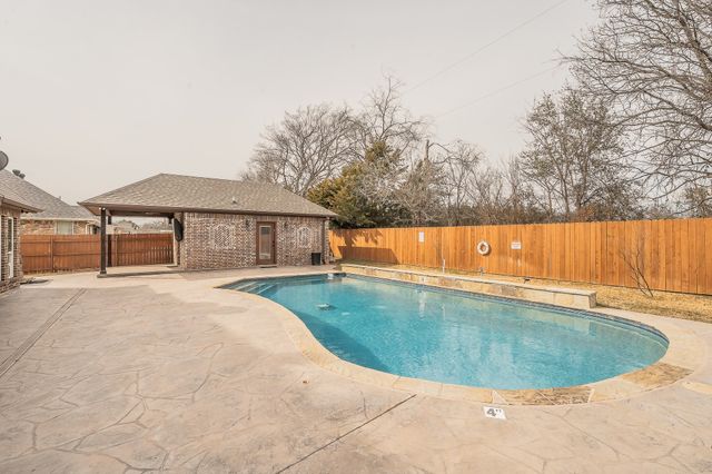 405 Edgewood Terrace, Boyd, TX 76023