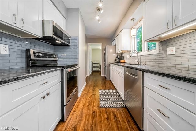 427 Armour Road, Avon Lake, OH 44012