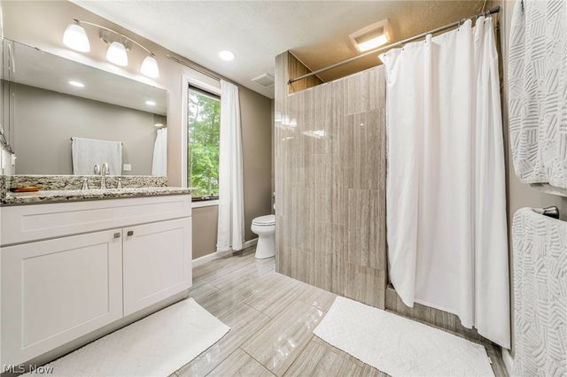427 Armour Road, Avon Lake, OH 44012