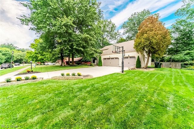 427 Armour Road, Avon Lake, OH 44012