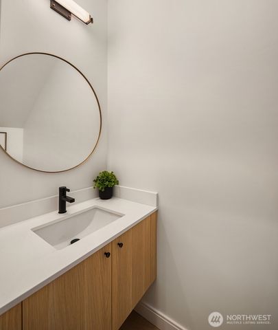 503 S Henderson Street, Seattle, WA 98108