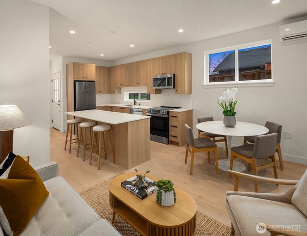 503 S Henderson Street, Seattle, WA 98108