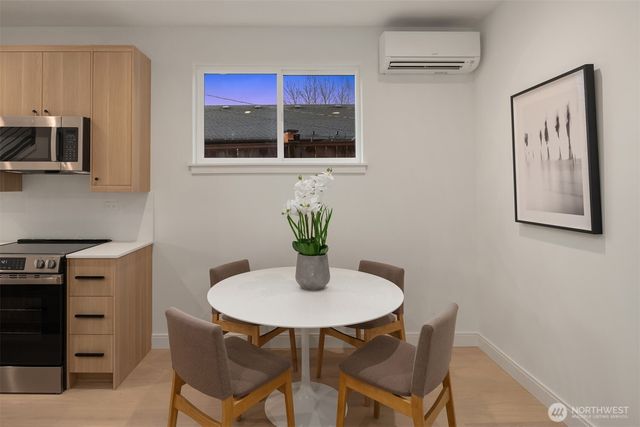 503 S Henderson Street, Seattle, WA 98108