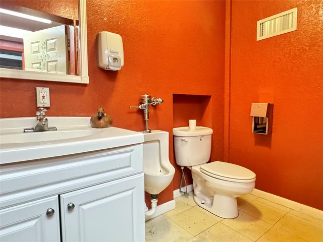 321 N West Street, Buffalo Gap, TX 79508