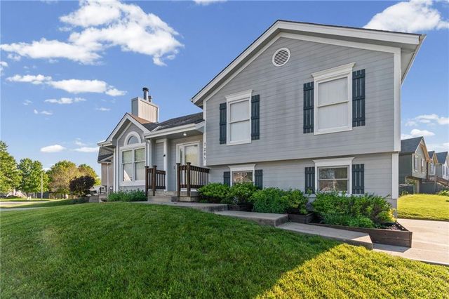 7205 N Hickory Street, Kansas City, MO 64118