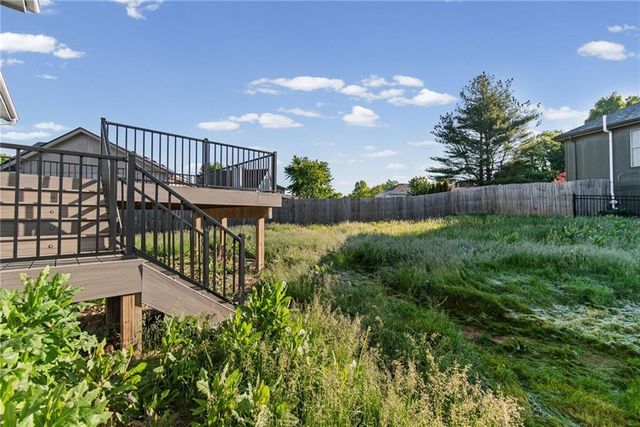 7205 N Hickory Street, Kansas City, MO 64118