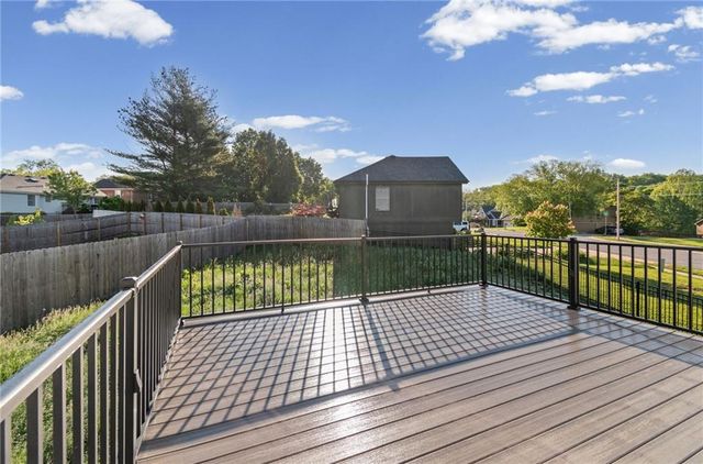 7205 N Hickory Street, Kansas City, MO 64118