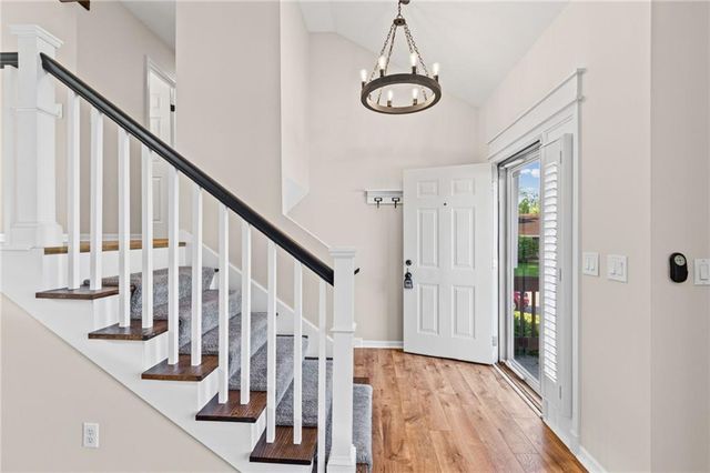 7205 N Hickory Street, Kansas City, MO 64118