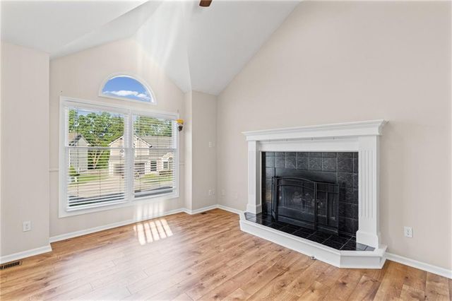 7205 N Hickory Street, Kansas City, MO 64118