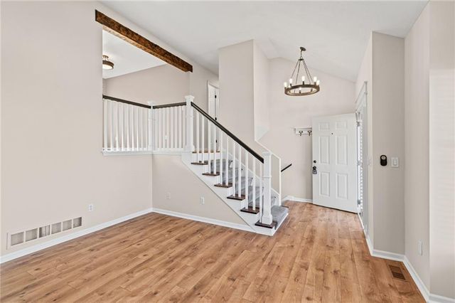 7205 N Hickory Street, Kansas City, MO 64118