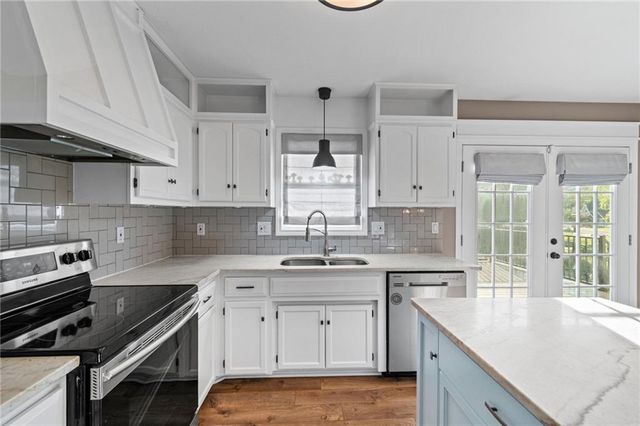 7205 N Hickory Street, Kansas City, MO 64118