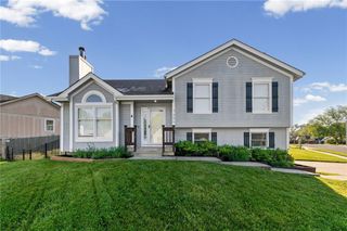 7205 N Hickory Street, Kansas City, MO 64118