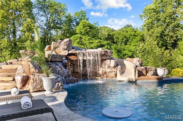 216 Westleigh Court, O'fallon, MO 63385