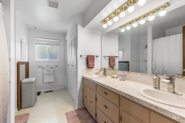 1222 Teton, Caldwell, ID 83605