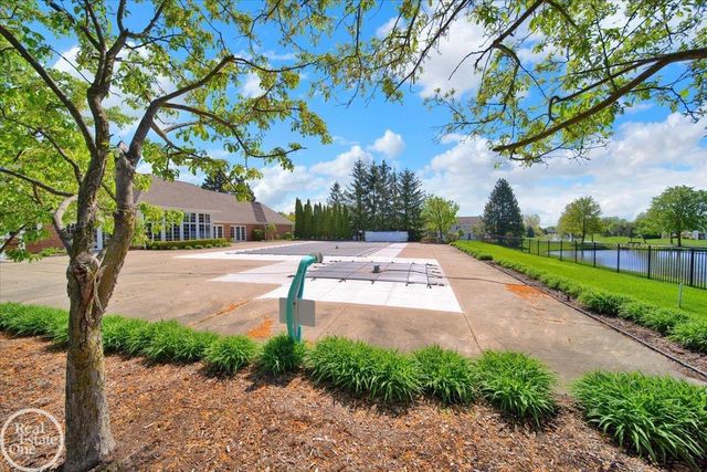 56588 Scotland Boulevard, Shelby Twp, MI 48316