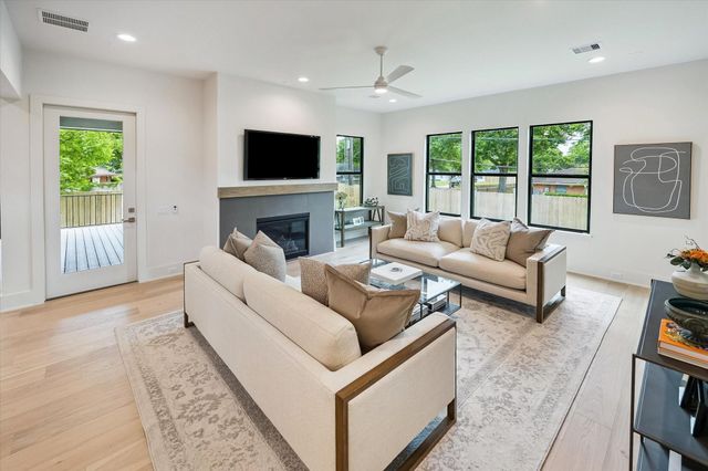 2203 Cheshire Lane, Houston, TX 77018