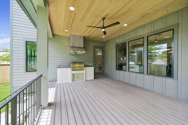 2203 Cheshire Lane, Houston, TX 77018