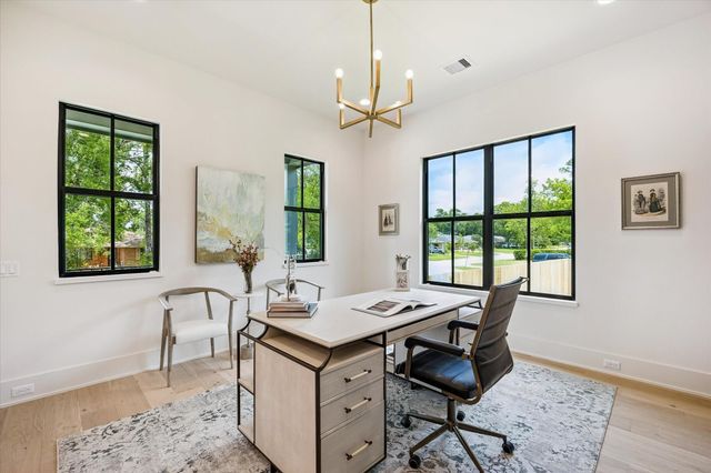 2203 Cheshire Lane, Houston, TX 77018