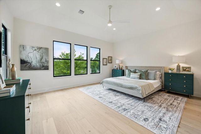 2203 Cheshire Lane, Houston, TX 77018