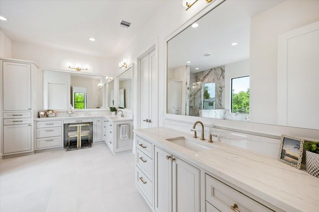 2203 Cheshire Lane, Houston, TX 77018
