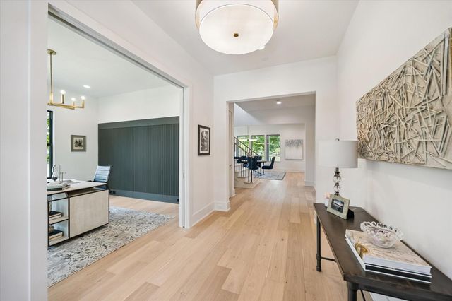 2203 Cheshire Lane, Houston, TX 77018