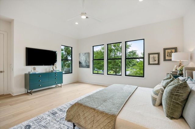 2203 Cheshire Lane, Houston, TX 77018
